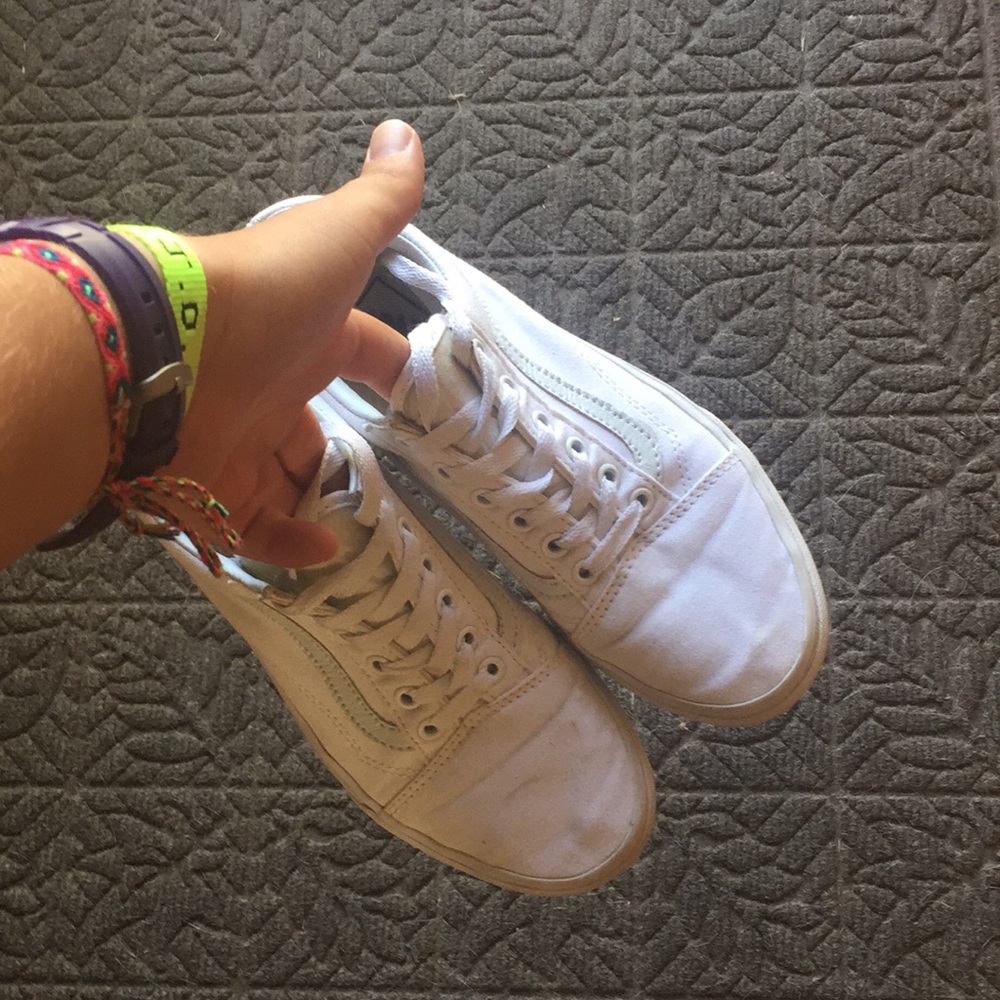 WHITE OLD SKOOL VANS